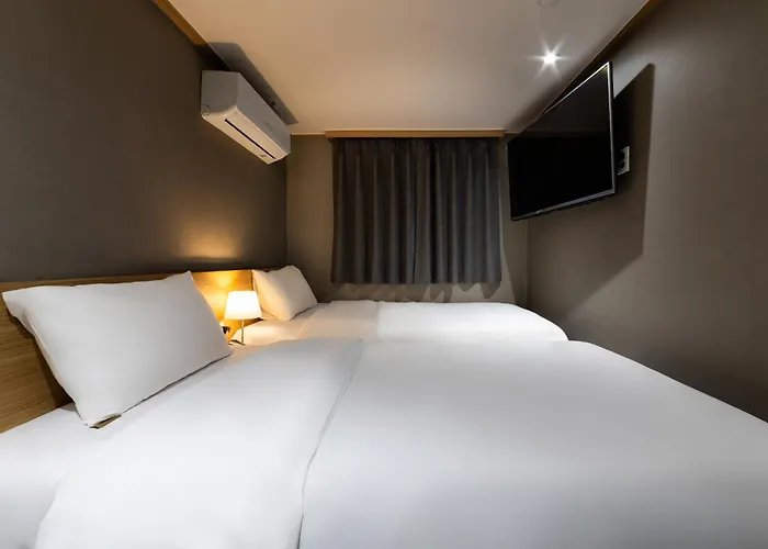 Hotel About 2*
