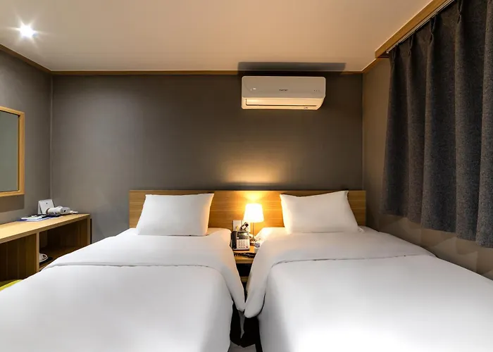 Hotel About 2*