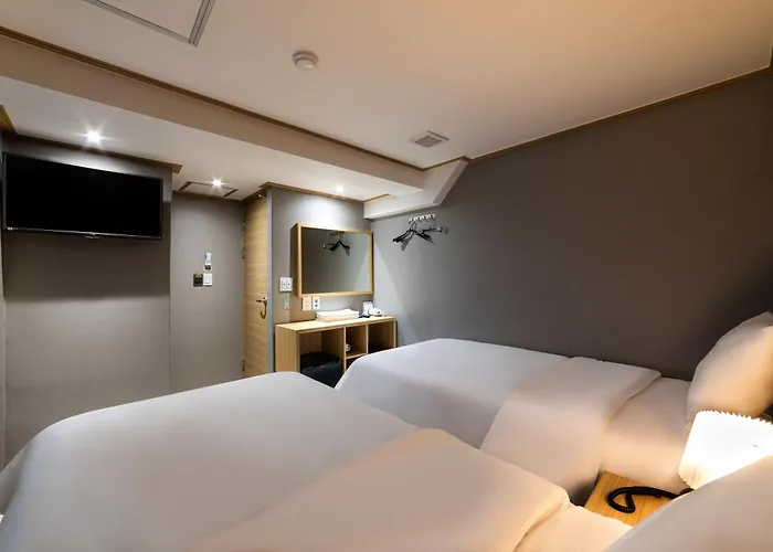 Hotel About 2*