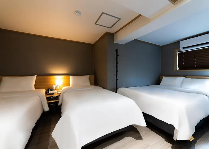 Hotel About 2*